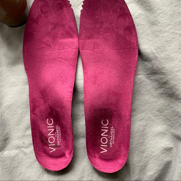 Vionic Patent Leather Orthopedic Shoes. - Picture 5 of 7